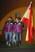 Jon Santacana con la bandera de España