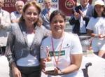 Lola Ochoa con el trofeo