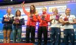 Susana Rodríguez y Mayalen Noriega reciben su medalla de oro